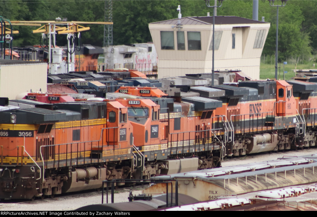 CSX 946 BNSF 747 1009 960 NS 3958 3956